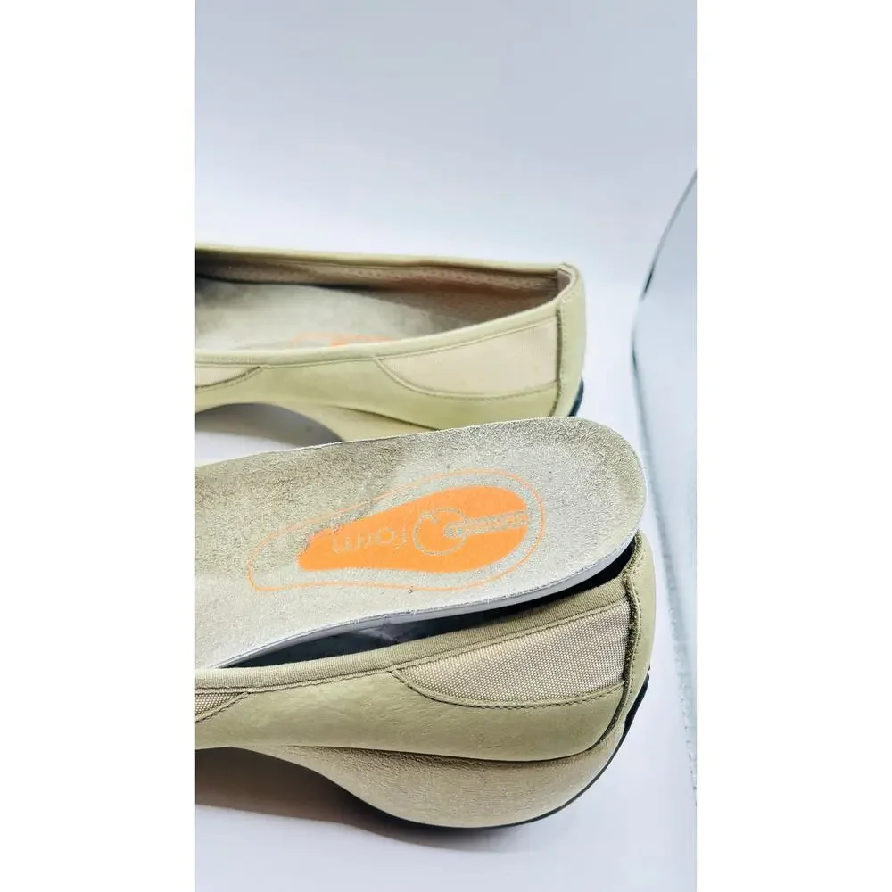Merrell Spire Flex Vintage light olive color soft leather comfort flat shoes sz9